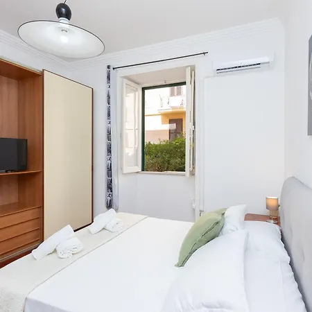 Daire Faleria Second By In Roma